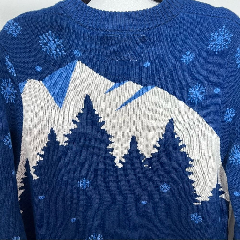 Tipsy Elves Sasquatch Mistletoe Ugly Christmas Sweater -- L - Picture 7 of 10